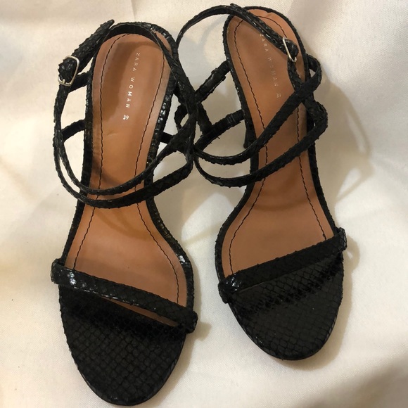 Zara Beautiful Black Sandals - Picture 2 of 7